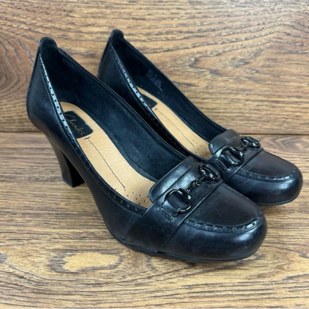 Clarks Artisan Womens Size 8
Pumps Shoes Heels Black